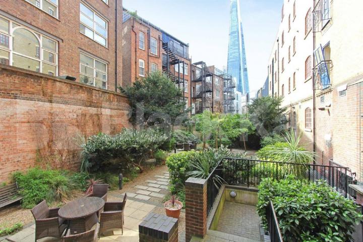 Bright and airy penthouse apartment near London Bridge Station Lion Court, Shand Street, London Bridge